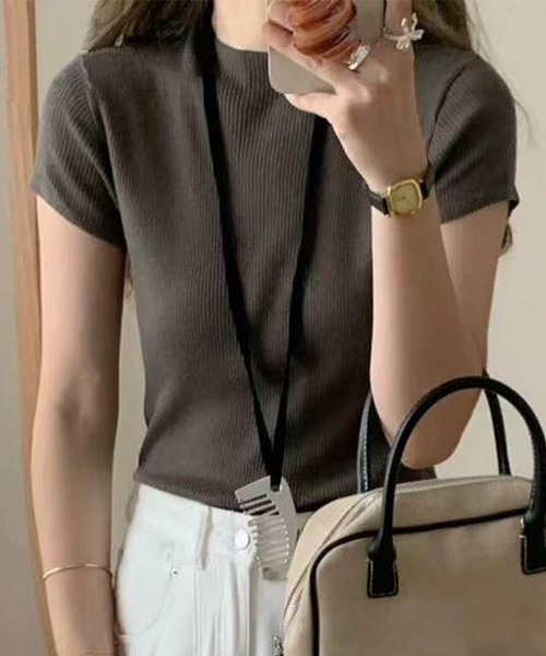 aimoha(アイモハ)の「【aimoha】バックボタンデザイン半袖ハイネックトップス (SS)(Tシャツ/カットソー・レディース・ブラック/その他/チョコ/ライトグレー/ピンク/モカ/ダークベージュ/ベージュ・FREE)」の4枚目の写真