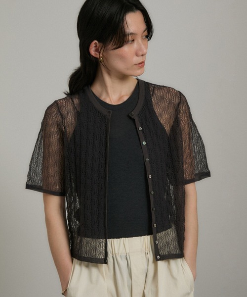 SALON adam et rope'（サロン アダム エ ロペ）の「シアーレースハーフスリーブ2WAYカーディガン（カーディガン/ボレロ・レディース・チャコールグレー/ベージュ・FREE）」の3枚目の写真
