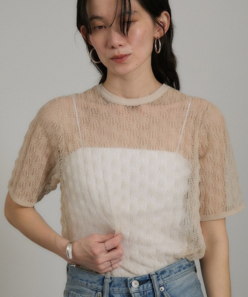 SALON adam et rope'（サロン アダム エ ロペ）の「シアーレースハーフスリーブ2WAYカーディガン（カーディガン/ボレロ・レディース・チャコールグレー/ベージュ・FREE）」の4枚目の写真