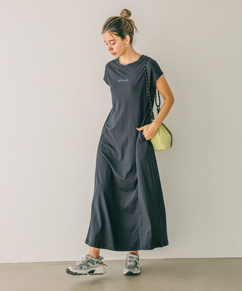 BAYFLOW（ベイフロー）の「[しなやかな肌触り]シルケットロゴワンピース（ワンピース・レディース・チャコール/ベージュ/ブルー・FREE）」の10枚目の写真