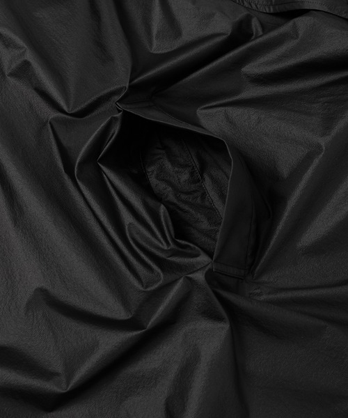 ANREALAGE(アンリアレイジ)の「ULTRA LIGHT NYLON BALL COAT(その他アウター・メンズ・ブルー系その他/ブラック・48/46/38)」の5枚目の写真