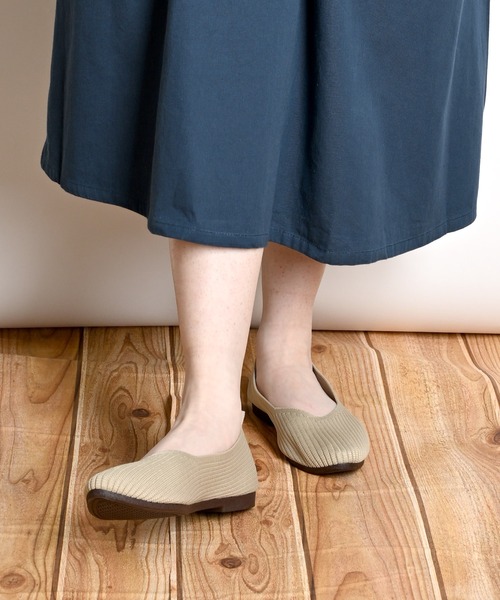MARAI(マーライ)の「ニットポインテッドトゥローヒールパンプス(パンプス・レディース・ベージュ/ブラック/ブラック系その他/グレー/レオパード/グリーン/ベージュ系その他・L/M)」の1枚目の写真