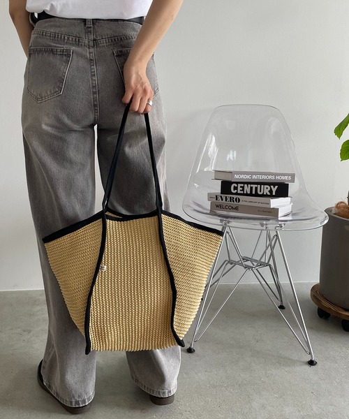 210nouve（トゥージュヌーブ）の「ペーパー編み配色パイピングトートバッグ（かごバッグ・レディース・パープル/イエロー/ピンク/ブラック・FREE）」の11枚目の写真