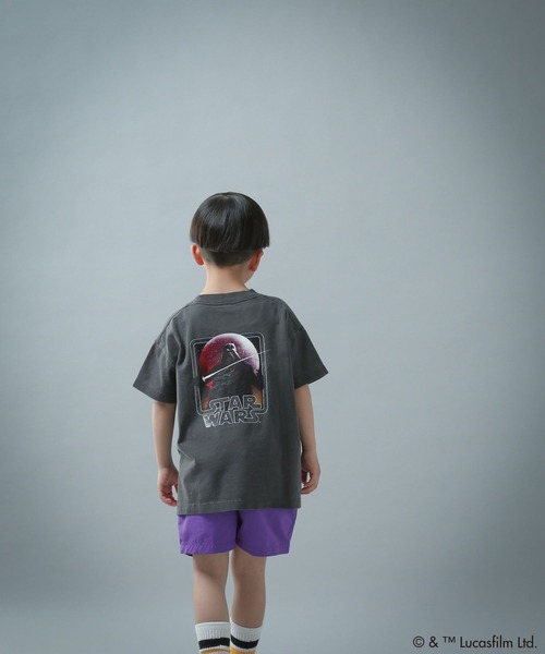 LOWRYS FARM(ローリーズファーム)の「STAR WARS/アートT 451872(Tシャツ/カットソー・キッズ・ホワイト系その他/ブラック/チャコールグレー/オフホワイト・110cm/120cm/130cm/140cm/150cm)」の4枚目の写真