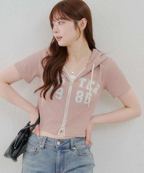 Another Branch olive des olive(アナザーブランチオリーブデオリーブ)の「WZIPロゴパーカー(パーカー・レディース・ブラウン/ピンク/ブラック/オフホワイト・FREE)」の4枚目の写真