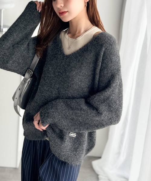 mily bilet(ミウィビレット)の「【mily bilet】ニット×タンクの着まわし自在セットアップ!プレート使い異素材ニットレイヤードオフショル見せアンサンブルニット(ニット/セーター・レディース・チャコールグレー/アイボリー/ブラウン・LARGE/MEDIUM/SMALL/X-LARGE)」の3枚目の写真