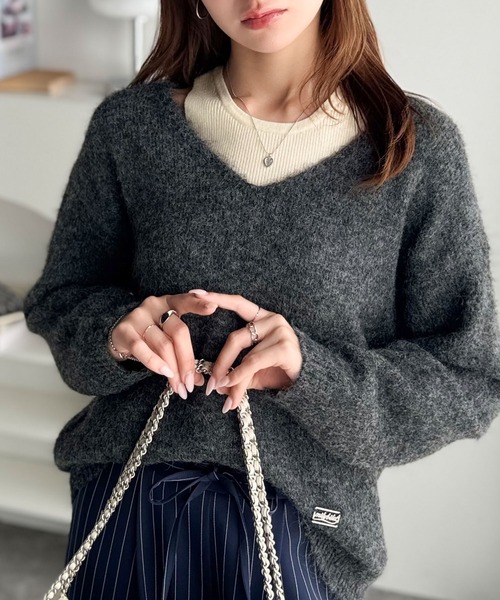 mily bilet(ミウィビレット)の「【mily bilet】ニット×タンクの着まわし自在セットアップ!プレート使い異素材ニットレイヤードオフショル見せアンサンブルニット(ニット/セーター・レディース・チャコールグレー/アイボリー/ブラウン・LARGE/MEDIUM/SMALL/X-LARGE)」の7枚目の写真