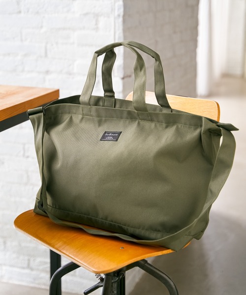 ikka（イッカ）の「ポリキャン2WAY ジップショルダーバッグ（ショルダーバッグ・メンズ・オリーブ/ブラック/ベージュ・FREE）」の3枚目の写真