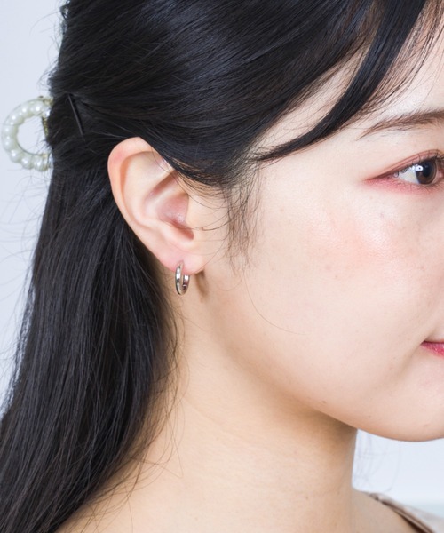 TOMWOOD Classic Hoop Small ピアス(両耳用) Classic Hoops Small - Tom Wood Project Official Online Store