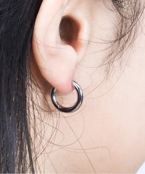 ■日本未入荷・送料込■ Tom Wood Classic Hoops Large ピアス Classic Hoop Large - Tom Wood Project Official Online Store