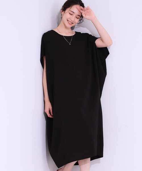SHOO・LA・RUE（シューラルー）の「【S-LL】楽にサマ見え コクーンシルエットの涼やかワンピース（ワンピース・レディース・ブラック/オリーブ・01/02/03/04）」の1枚目の写真
