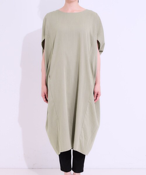 SHOO・LA・RUE（シューラルー）の「【S-LL】楽にサマ見え コクーンシルエットの涼やかワンピース（ワンピース・レディース・ブラック/オリーブ・01/02/03/04）」の11枚目の写真