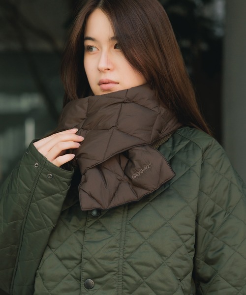 Gramicci（グラミチ）の「Gramicci×TAION/グラミチ×タイオン DOWN SCARF ダウンスカーフ ダウンマフラー（バンダナ/スカーフ・メンズ・ダークブラウン・FREE）」の2枚目の写真
