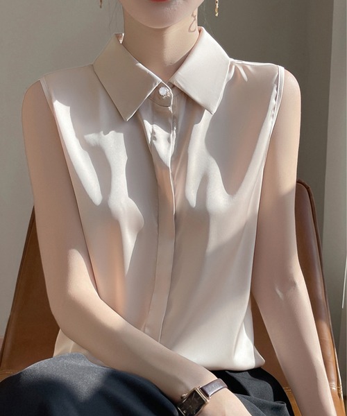 DAY CLOSET(デイ クローゼット)の「【大きいサイズ有】きれいめ サテン風 ラウンドヘム ノースリーブ ブラウス レディース(シャツ/ブラウス・レディース・ブラック/ブルーグレー/ブラウン/ホワイト/ピンクベージュ・XL/M/L/S/2XL)」の8枚目の写真