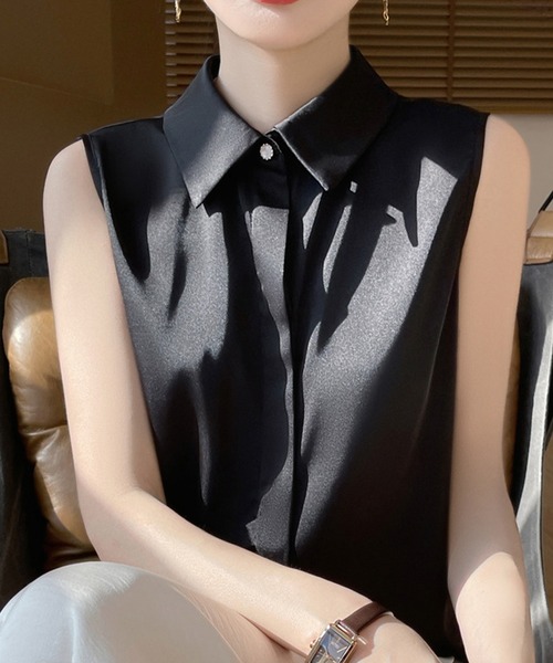 DAY CLOSET(デイ クローゼット)の「【大きいサイズ有】きれいめ サテン風 ラウンドヘム ノースリーブ ブラウス レディース(シャツ/ブラウス・レディース・ブラック/ブルーグレー/ブラウン/ホワイト/ピンクベージュ・XL/M/L/S/2XL)」の14枚目の写真