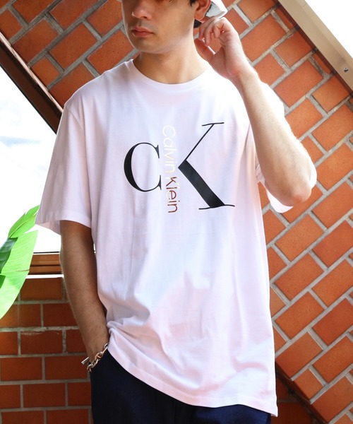 Calvin Klein(カルバン・クライン)の「Calvin Klein モノグラム半袖Tシャツ(Tシャツ/カットソー・メンズ・ホワイト系その他/ブラック・SMALL/MEDIUM/LARGE/X-LARGE)」の22枚目の写真