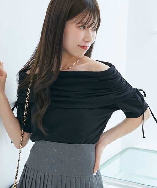 MAJESTIC LEGON(マジェスティックレゴン)の「サイドドロストオフショルカットトップス(Tシャツ/カットソー・レディース・アイボリー/ピンクベージュ/ブラック/ブルー・MEDIUM)」の10枚目の写真