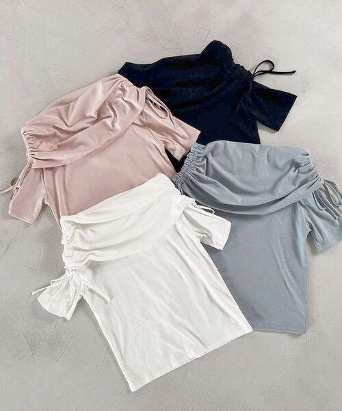 MAJESTIC LEGON(マジェスティックレゴン)の「サイドドロストオフショルカットトップス(Tシャツ/カットソー・レディース・アイボリー/ピンクベージュ/ブラック/ブルー・MEDIUM)」の6枚目の写真