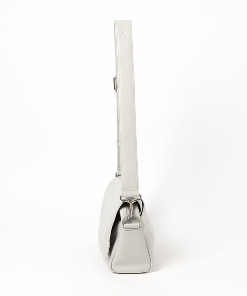 LEPSIM（レプシィム）の「【お気に入り登録数2万突破】【500mlペットボトルも入る】フラップボディバッグ　574895（ショルダーバッグ・レディース・ライトグレー/ブラック/ガンメタ/グレー系その他/マルチ/ライトブラウン/ブラック系その他・ONE SIZE）」の8枚目の写真