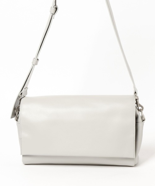 LEPSIM（レプシィム）の「【お気に入り登録数2万突破】【500mlペットボトルも入る】フラップボディバッグ　574895（ショルダーバッグ・レディース・ライトグレー/ブラック/ガンメタ/グレー系その他/マルチ/ライトブラウン/ブラック系その他・ONE SIZE）」の11枚目の写真