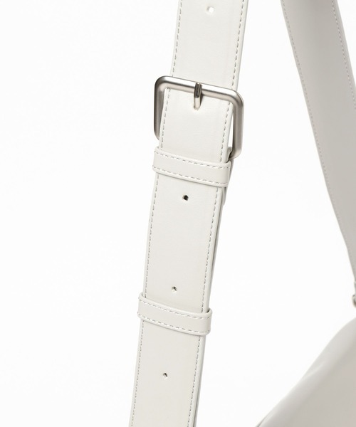 LEPSIM（レプシィム）の「【お気に入り登録数2万突破】【500mlペットボトルも入る】フラップボディバッグ　574895（ショルダーバッグ・レディース・ライトグレー/ブラック/ガンメタ/グレー系その他/マルチ/ライトブラウン/ブラック系その他・ONE SIZE）」の13枚目の写真