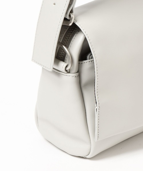 LEPSIM（レプシィム）の「【お気に入り登録数2万突破】【500mlペットボトルも入る】フラップボディバッグ　574895（ショルダーバッグ・レディース・ライトグレー/ブラック/ガンメタ/グレー系その他/マルチ/ライトブラウン/ブラック系その他・ONE SIZE）」の16枚目の写真