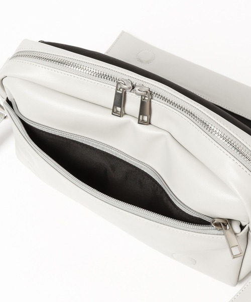 LEPSIM（レプシィム）の「【お気に入り登録数2万突破】【500mlペットボトルも入る】フラップボディバッグ　574895（ショルダーバッグ・レディース・ライトグレー/ブラック/ガンメタ/グレー系その他/マルチ/ライトブラウン/ブラック系その他・ONE SIZE）」の21枚目の写真