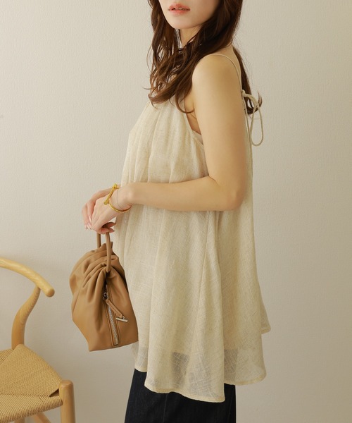 LAULEN（ローレン）の「airy tuck camisole/エアリータックフレアキャミソール（キャミソール・レディース・ブラウン/ベージュ・FREE）」の4枚目の写真