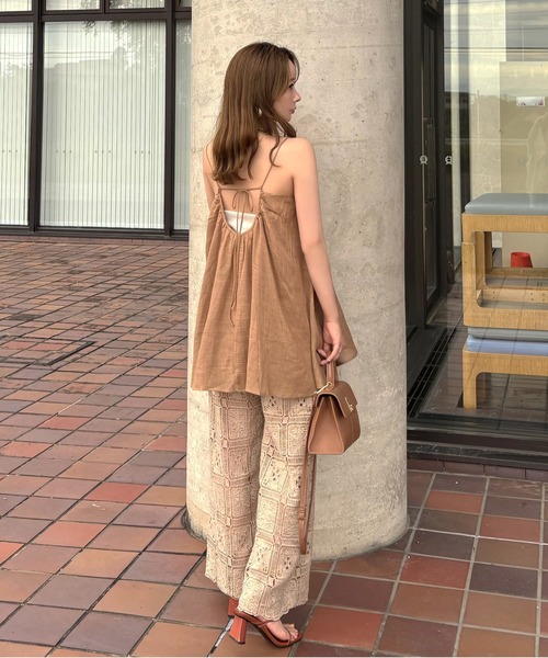 LAULEN（ローレン）の「airy tuck camisole/エアリータックフレアキャミソール（キャミソール・レディース・ブラウン/ベージュ・FREE）」の9枚目の写真