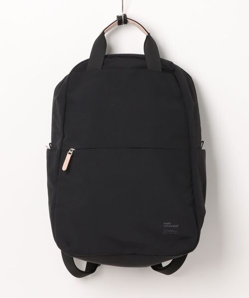 and it_（アンドイット）の「anello サブレ 10ポケットハンドル付きデイパック（バックパック/リュック・レディース・ネイビー/マスタード/ブラック/グレイッシュベージュ/グレー・FREE）」の2枚目の写真