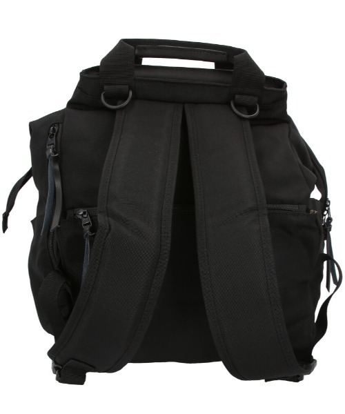 BACKYARD FAMILY(バックヤードファミリー)の「Take Me 3Layer Daypack2(バックパック/リュック・レディース・カーキ/グレー/ネイビー/ベージュ/ブラック・FREE)」の9枚目の写真