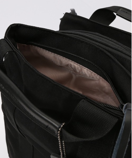 BACKYARD FAMILY(バックヤードファミリー)の「Take Me 3Layer Daypack2(バックパック/リュック・レディース・カーキ/グレー/ネイビー/ベージュ/ブラック・FREE)」の15枚目の写真