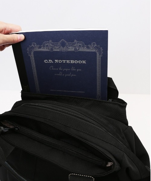 BACKYARD FAMILY(バックヤードファミリー)の「Take Me 3Layer Daypack2(バックパック/リュック・レディース・カーキ/グレー/ネイビー/ベージュ/ブラック・FREE)」の17枚目の写真
