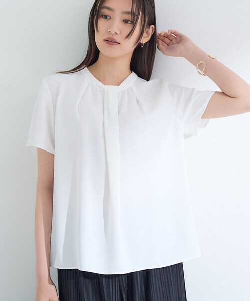 INDIVI（インディヴィ）の「【UVケア】モノグラム ボウタイデザインブラウス（シャツ/ブラウス・レディース・ベージュ系その他3/ホワイト系3/ホワイト・40/38/36/19/15 /13/05/03）」の2枚目の写真