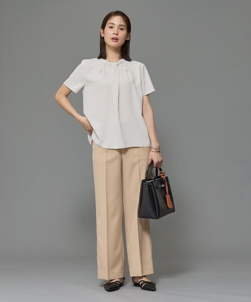 INDIVI（インディヴィ）の「【UVケア】モノグラム ボウタイデザインブラウス（シャツ/ブラウス・レディース・ベージュ系その他3/ホワイト系3/ホワイト・40/38/36/19/15 /13/05/03）」の4枚目の写真