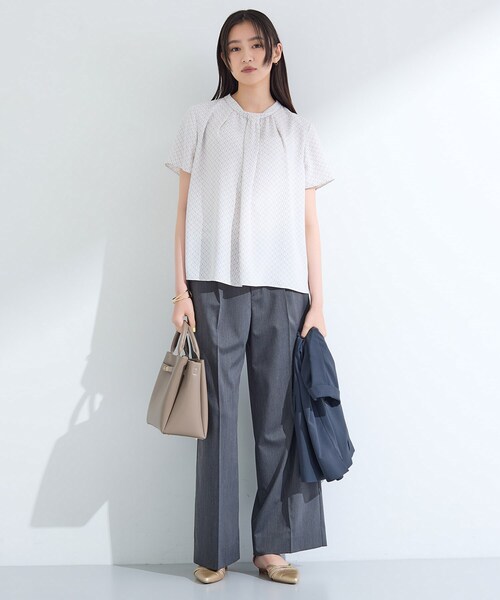 INDIVI（インディヴィ）の「【UVケア】モノグラム ボウタイデザインブラウス（シャツ/ブラウス・レディース・ベージュ系その他3/ホワイト系3/ホワイト・40/38/36/19/15 /13/05/03）」の7枚目の写真