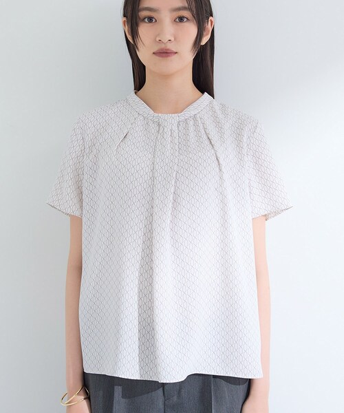 INDIVI（インディヴィ）の「【UVケア】モノグラム ボウタイデザインブラウス（シャツ/ブラウス・レディース・ベージュ系その他3/ホワイト系3/ホワイト・40/38/36/19/15 /13/05/03）」の10枚目の写真