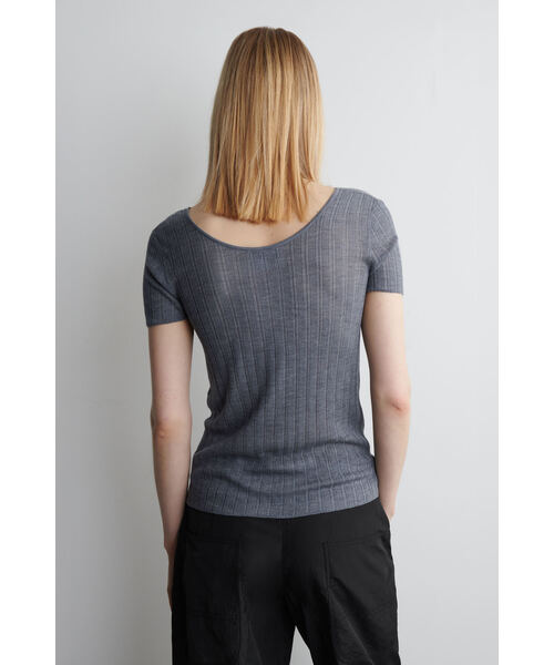COS（コス）の「リブニットシルクTシャツ（Tシャツ/カットソー・レディース・グレー系その他2・XS/L/S/M）」の3枚目の写真