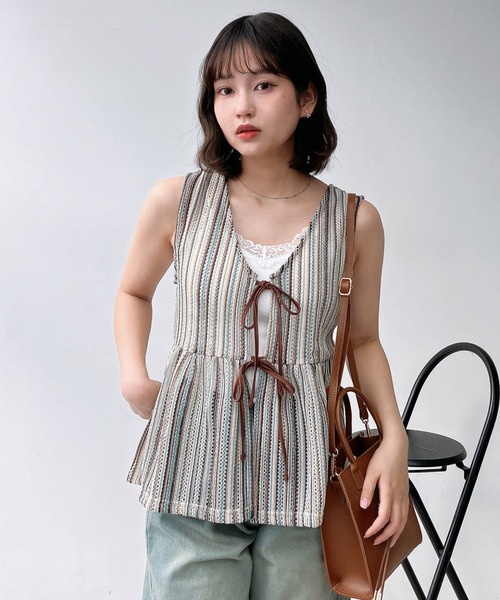 AS KNOW AS plus（アズノゥアズプラス）の「●フロントダブルリボン ぺプラムベスト（ベスト・レディース・ブラウン系/アイボリー系/ネイビー系/ブラック系/サックスブルー系・FREE）」の5枚目の写真