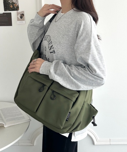 wears(ウェアーズ)の「ダブルポケットボディバッグ ショルダーバッグ(ボディバッグ/ウエストポーチ・レディース・ホワイト/ベージュ/ブラック/カーキ・FREE)」の4枚目の写真