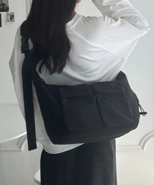 wears(ウェアーズ)の「ダブルポケットボディバッグ ショルダーバッグ(ボディバッグ/ウエストポーチ・レディース・ホワイト/ベージュ/ブラック/カーキ・FREE)」の19枚目の写真