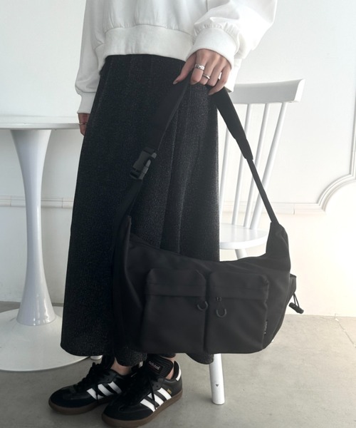 wears(ウェアーズ)の「ダブルポケットボディバッグ ショルダーバッグ(ボディバッグ/ウエストポーチ・レディース・ホワイト/ベージュ/ブラック/カーキ・FREE)」の6枚目の写真