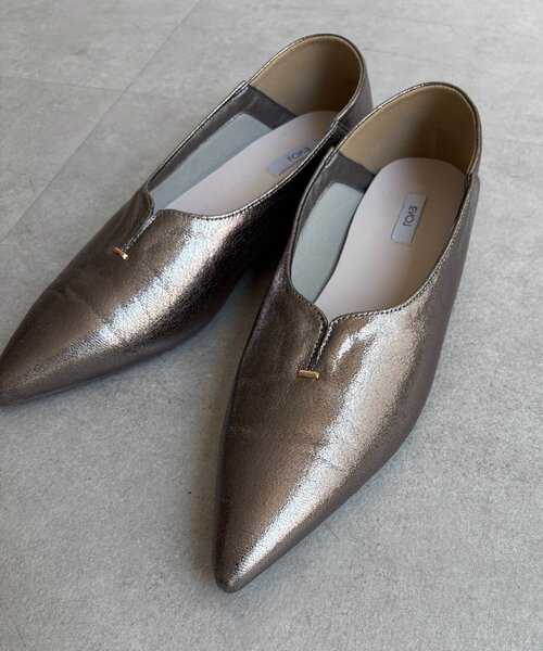 DouDou（ドゥドゥ）の「VカットGOLDモチーフミュール（パンプス・レディース・シルバー/ブラック・24.5cm/24cm/23.5cm/23cm）」の13枚目の写真