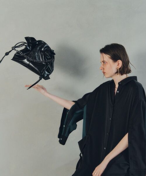 YECCA VECCA（イェッカヴェッカ）の「2wayチェーンギャザーバッグ（ショルダーバッグ・レディース・ブラック/その他6/シルバー系その他/ボルドー・FREE）」の14枚目の写真