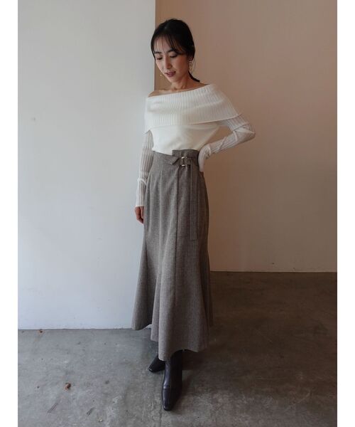 LAGUNAMOON(ラグナムーン)の「シアーオフショルニットプルオーバー(ニット/セーター・レディース・ブラック/クリーム/ホワイト・FREE)」の20枚目の写真