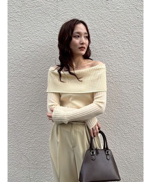 LAGUNAMOON(ラグナムーン)の「シアーオフショルニットプルオーバー(ニット/セーター・レディース・ブラック/クリーム/ホワイト・FREE)」の6枚目の写真