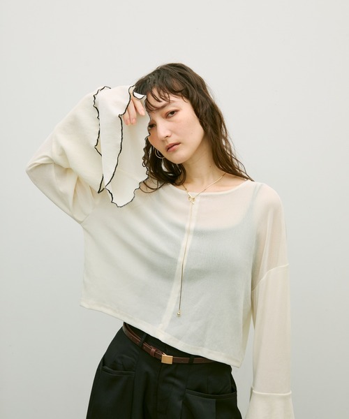 Lutim by u（ルチバイユー）の「Stretch velour flared sleeve top / ストレッチベロアフレアスリーブトップス（その他トップス・レディース・ベージュ/オフホワイト/ブラック・FREE）」の8枚目の写真