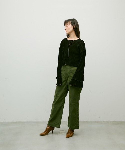 Lutim by u（ルチバイユー）の「Stretch velour flared sleeve top / ストレッチベロアフレアスリーブトップス（その他トップス・レディース・ベージュ/オフホワイト/ブラック・FREE）」の20枚目の写真