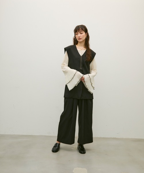Lutim by u（ルチバイユー）の「Stretch velour flared sleeve top / ストレッチベロアフレアスリーブトップス（その他トップス・レディース・ベージュ/オフホワイト/ブラック・FREE）」の9枚目の写真