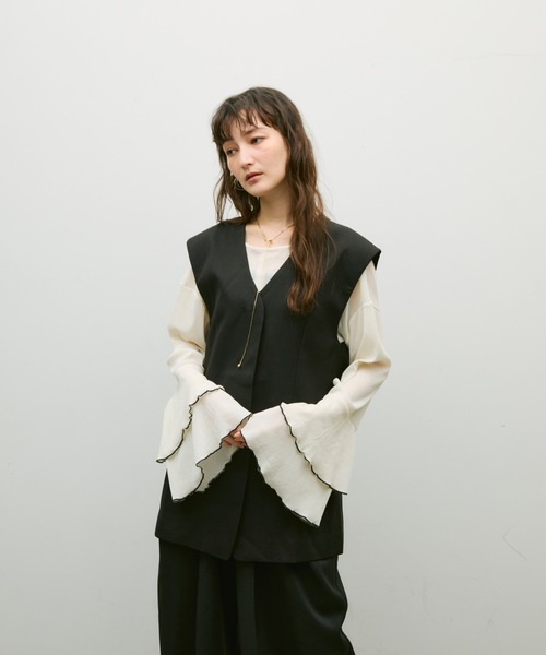 Lutim by u（ルチバイユー）の「Stretch velour flared sleeve top / ストレッチベロアフレアスリーブトップス（その他トップス・レディース・ベージュ/オフホワイト/ブラック・FREE）」の13枚目の写真